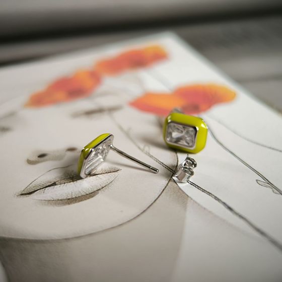 Silver earrings with phianites, semallu