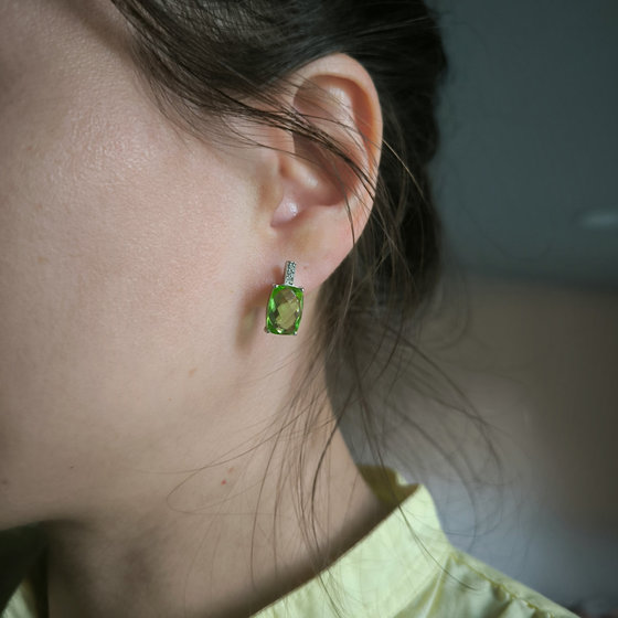 Silver Earrings with a 6.28-carat Chrysolite
