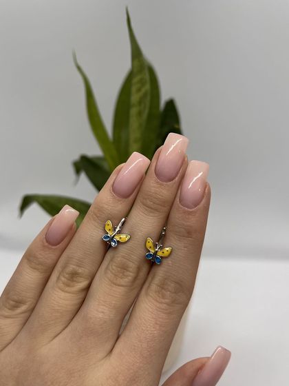 Silver earrings with yemallu