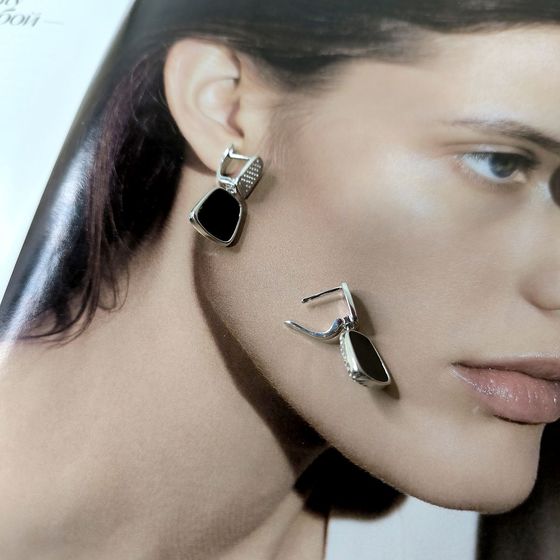Silver earrings with onyx