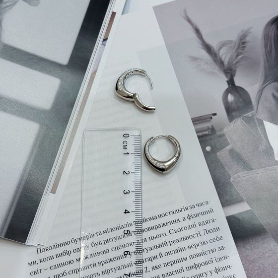 Silver earrings with phianites, semallu