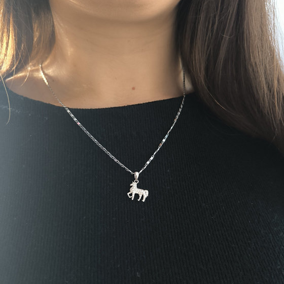 Silver pendant with cubic zirconia