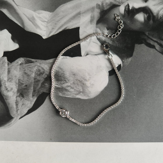 Silver bracelet with cubic zirconia