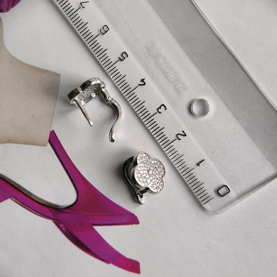 Срібні сережки з фіанітами 1.4ct