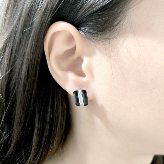 Silver earrings with onyx