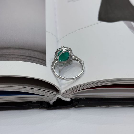 Silver ring with agate (5.398 carats)