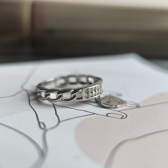 Срібна каблучка з фіанітами 0.18ct