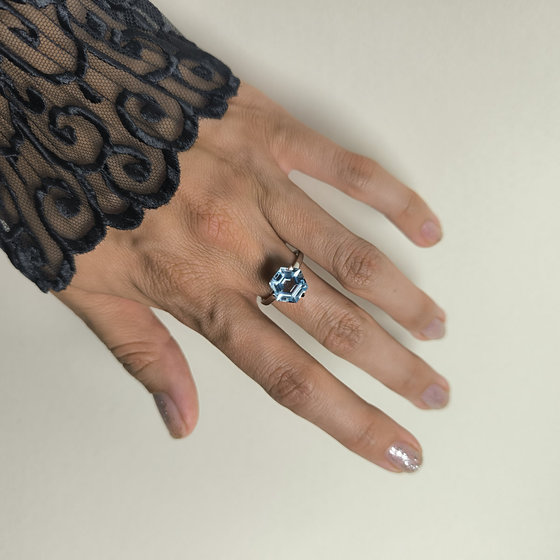 Срібна каблучка з топазом 5,163 карата