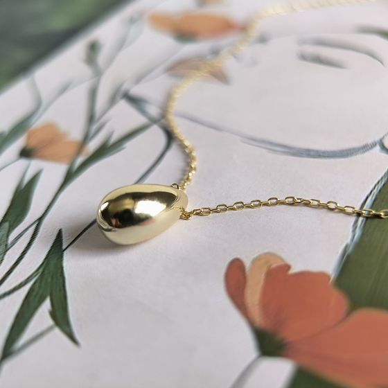 Silver necklace without stones