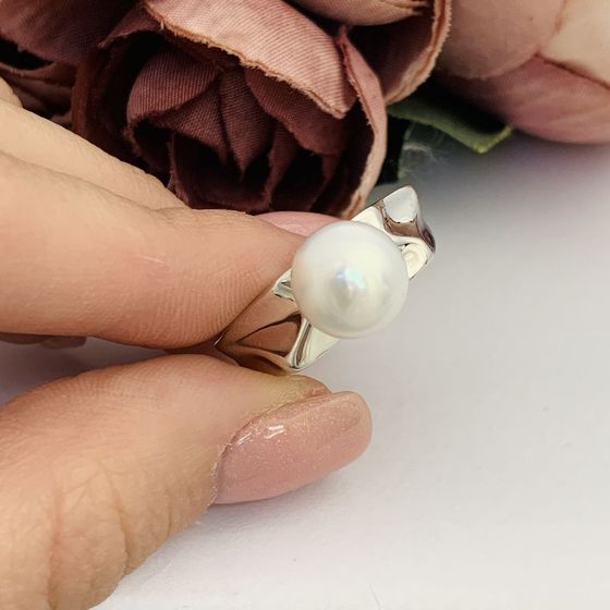 Silver ring with baroque pearls