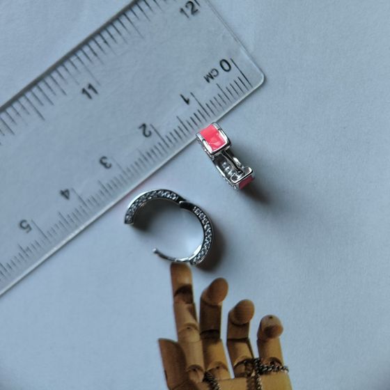 Silver earrings with phianites, semallu