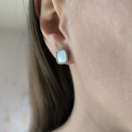 Silver earrings with mother-of-pearl
