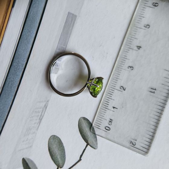 Срібна каблучка з хризолітом 2.92ct