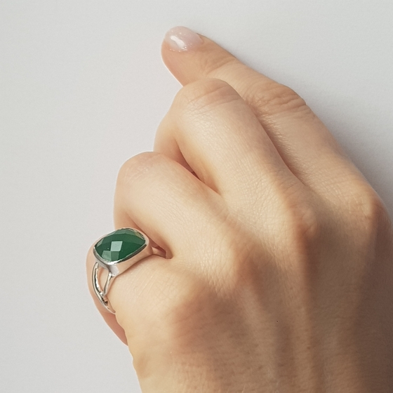 Silver ring with agate