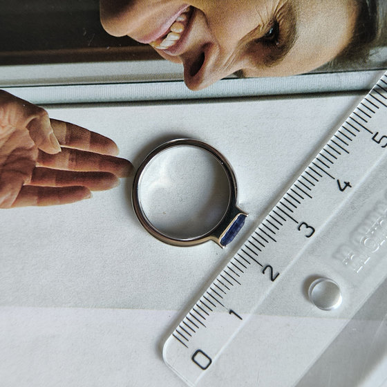 Silver ring with a 0.779-carat sapphire