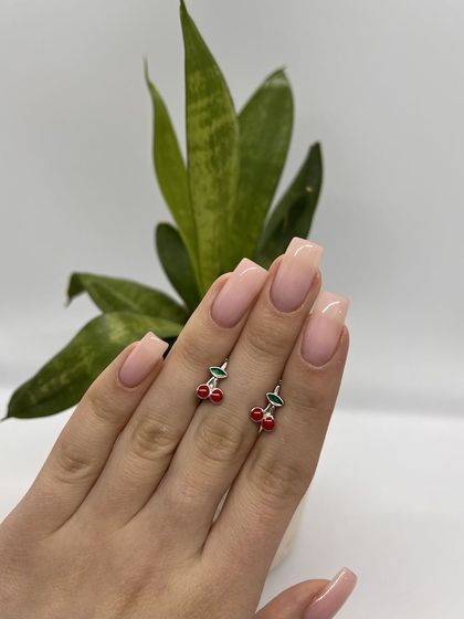 Silver earrings with yemallu