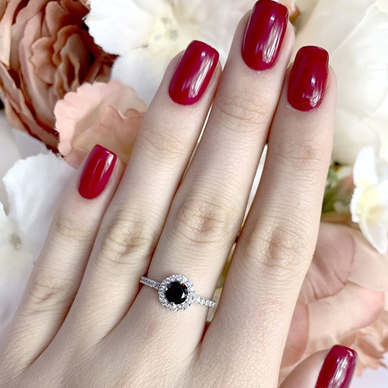 Серебряное кольцо с гранатом 1.007ct