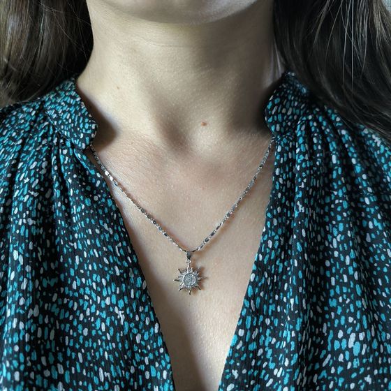 Silver pendant with phianites