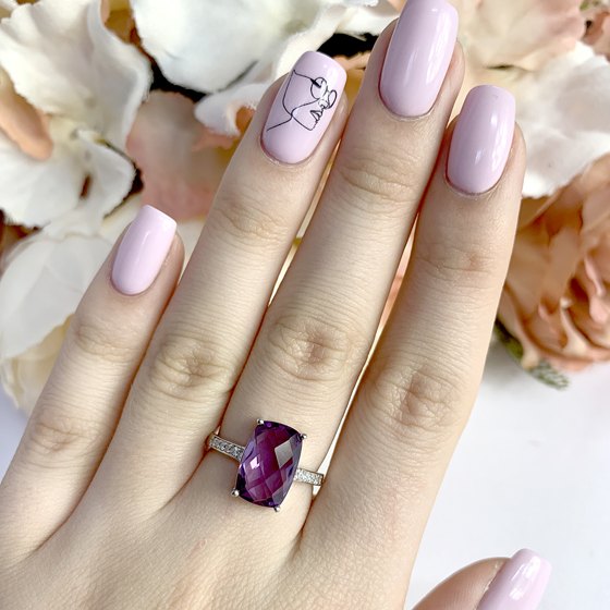 Silver ring with a 5.292-carat alexandrite