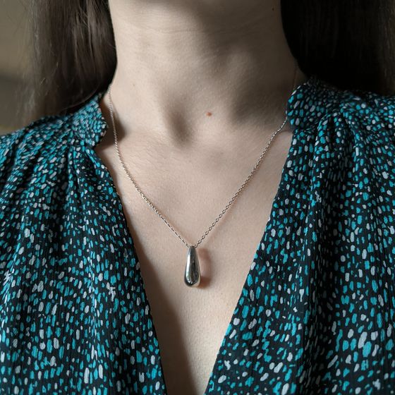 Silver necklace without stones