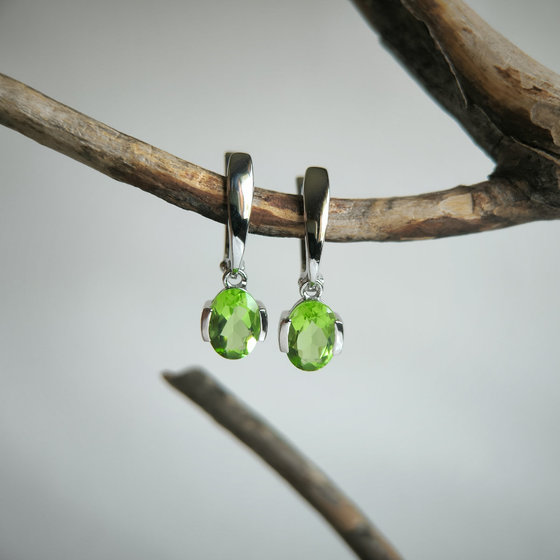 Silver Earrings with Chrysolite (2.081 ct)