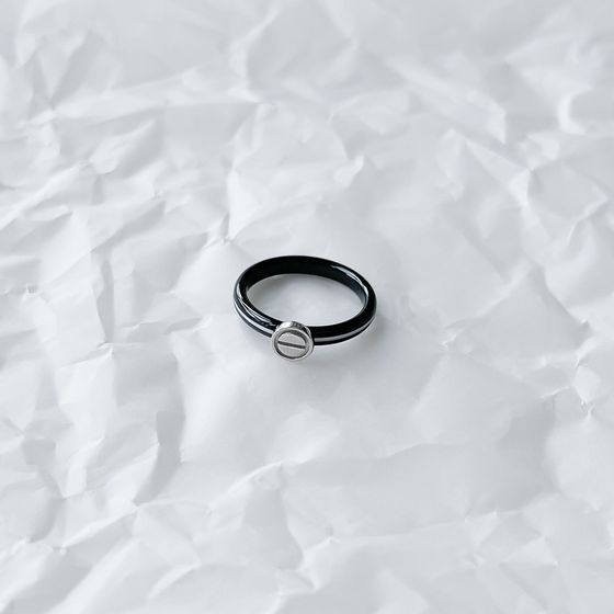 Silver ring with ceramics