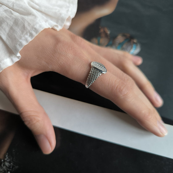 Срібна каблучка з фіанітами 0.22ct
