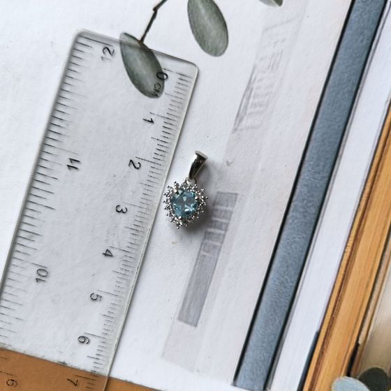 Silver pendant with topaz 1.135ct