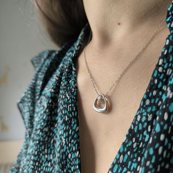 Silver necklace with phianites