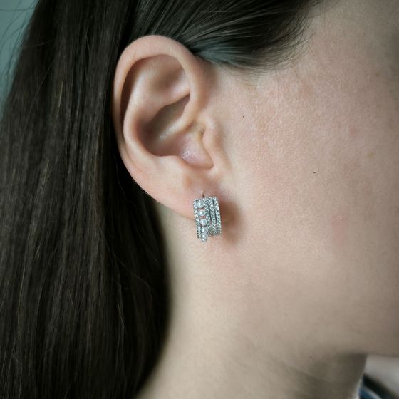 Silver earrings with pearls, fianites