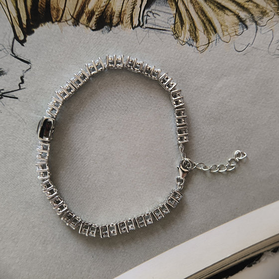 Silver bracelet with garnet 10.017ct