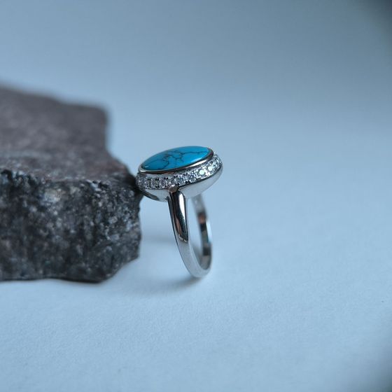 Серебряное кольцо с бирюзой, фианитами