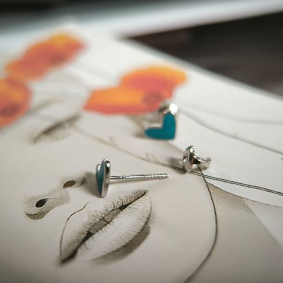 Silver earrings with yemallu