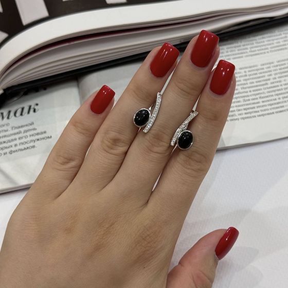 Silver earrings with onyx, fianites