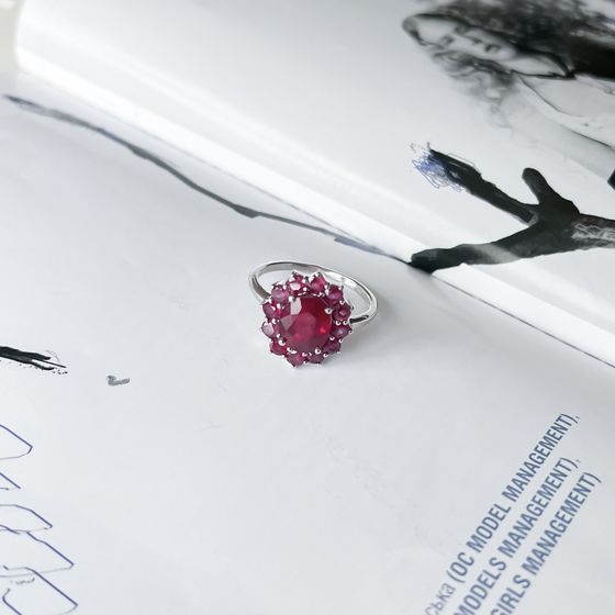 Серебряное кольцо с рубином 5.388ct