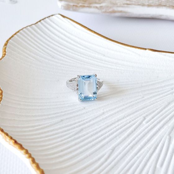 Срібна каблучка з топазом 9.91ct