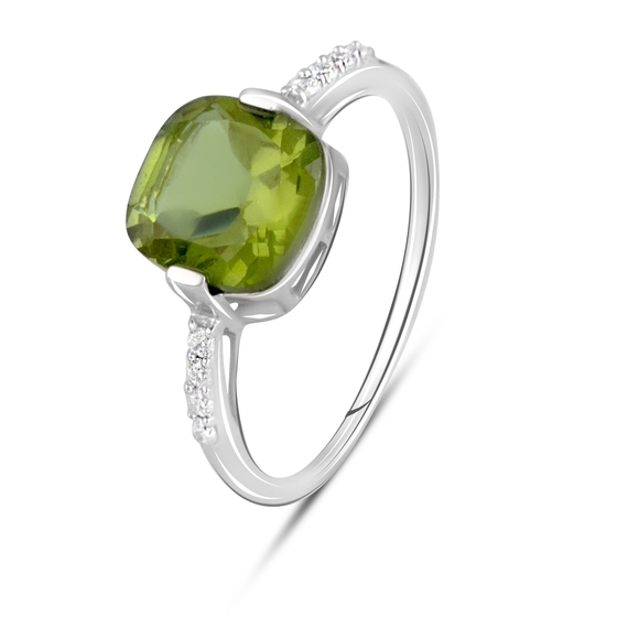 Silver ring with a 3.064-carat sultanite