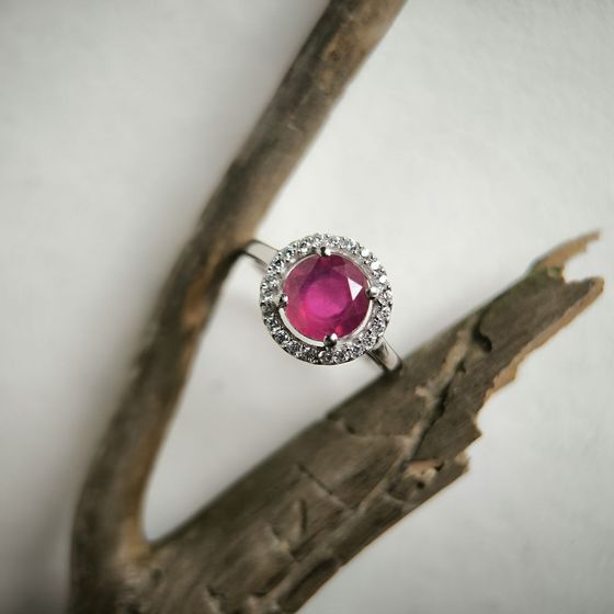 Срібна каблучка з рубіном 3.045ct