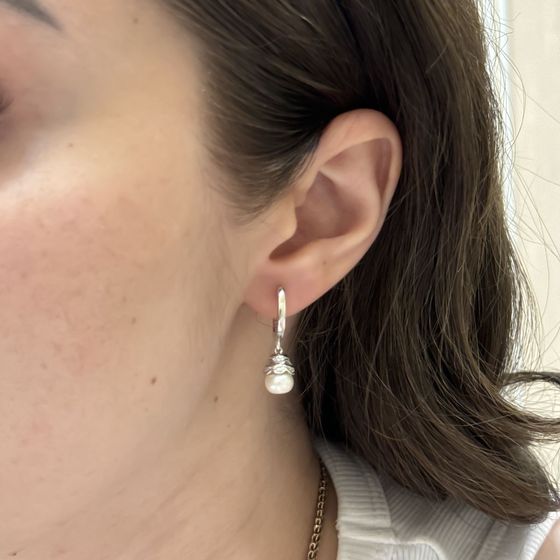 Silver earrings with pearls, fianites