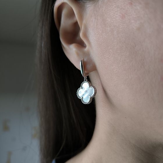Silver earrings with mother-of-pearl