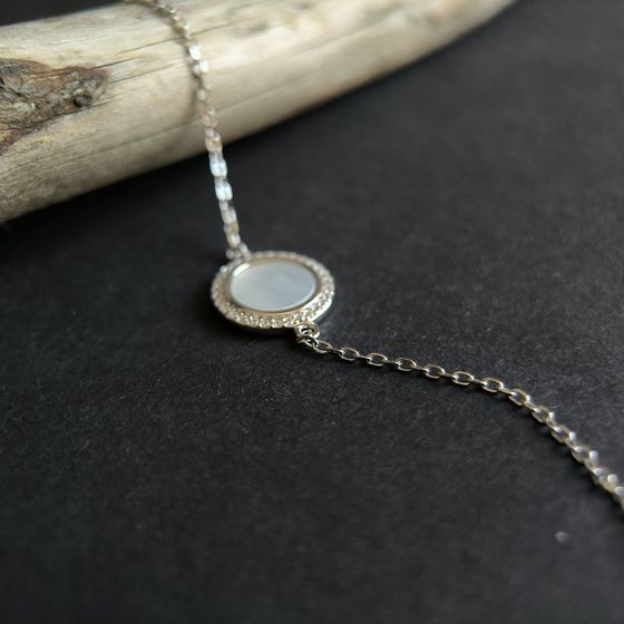 Silver bracelet with mother-of-pearl, phyanites
