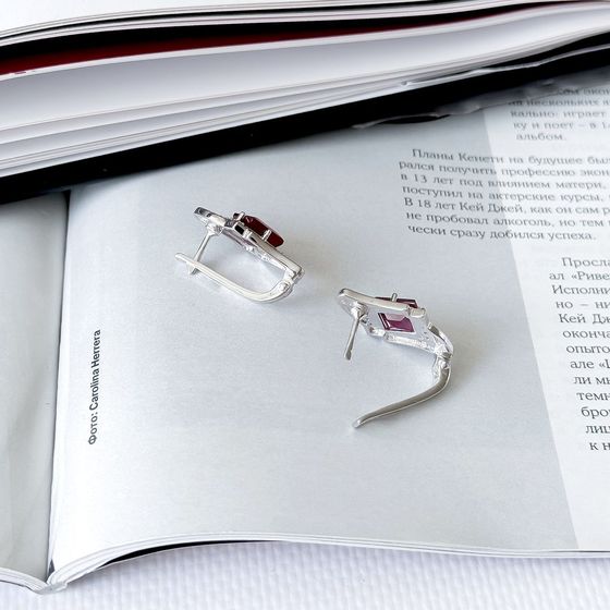 Срібні сережки з рубіном 2.633ct, фіанітами