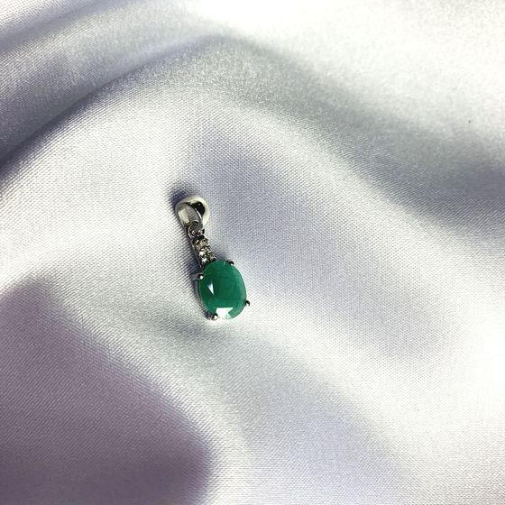 Серебряная подвеска с изумрудом 2.616ct