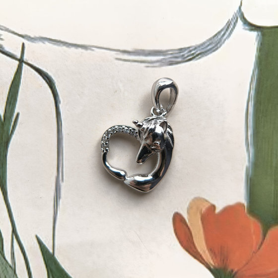 Silver pendant with cubic zirconia