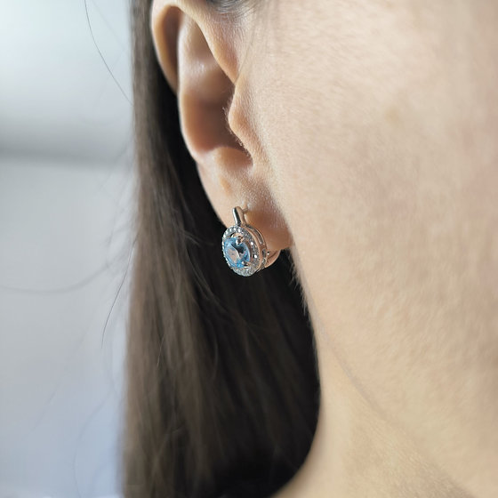 Silver earrings with 2.554 carats of topaz and cubic zirconia