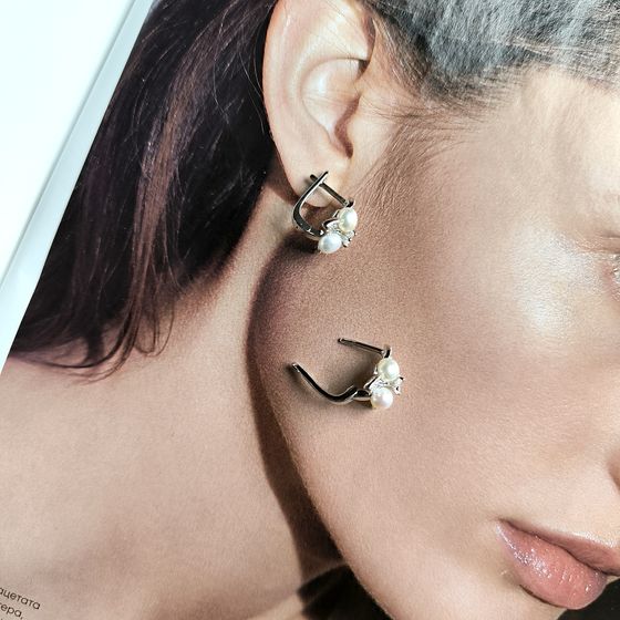 Silver earrings with pearls and cubic zirconia