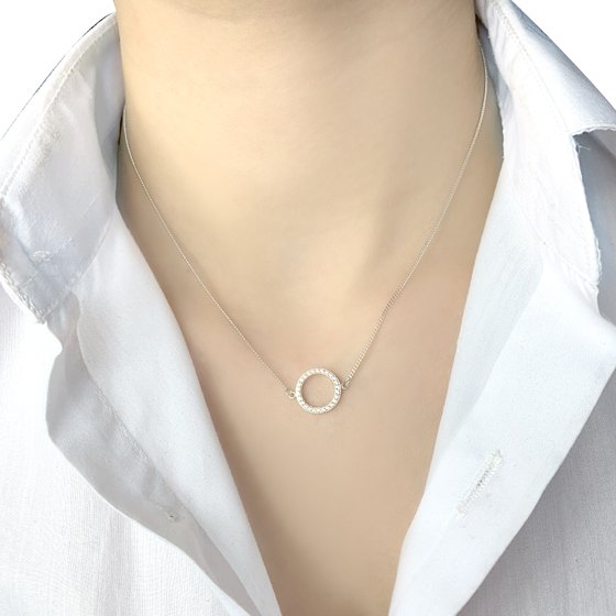 Silver necklace with phianites