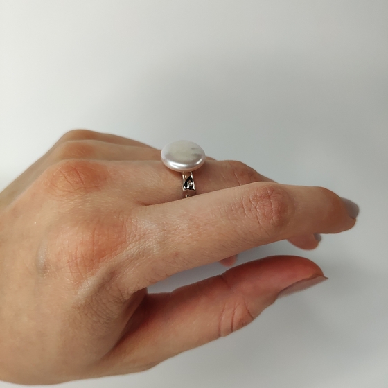 Silver ring with baroque pearls