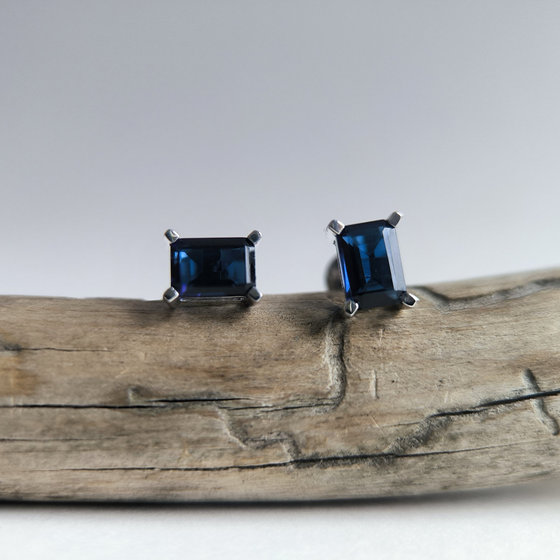 Silver earrings with nano sapphire 1.675ct