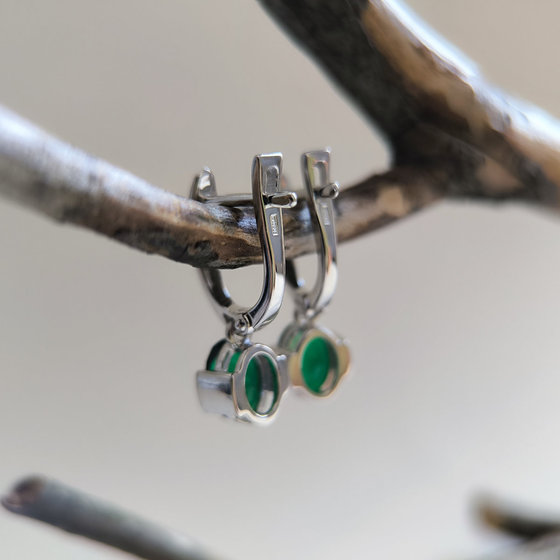 Silver earrings with emerald nano 1.9ct